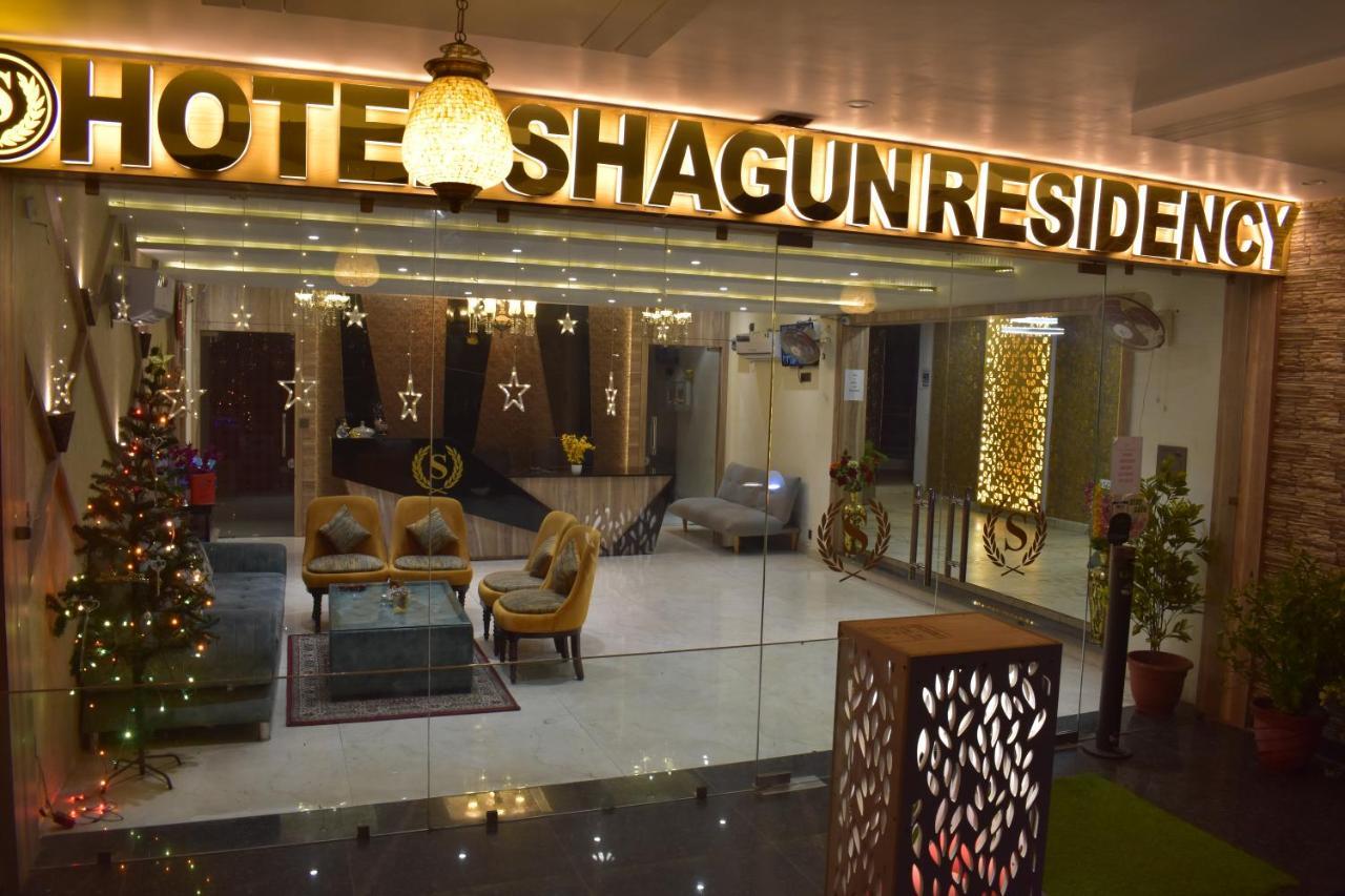 Hotel Shagun Residency Матура Екстериор снимка