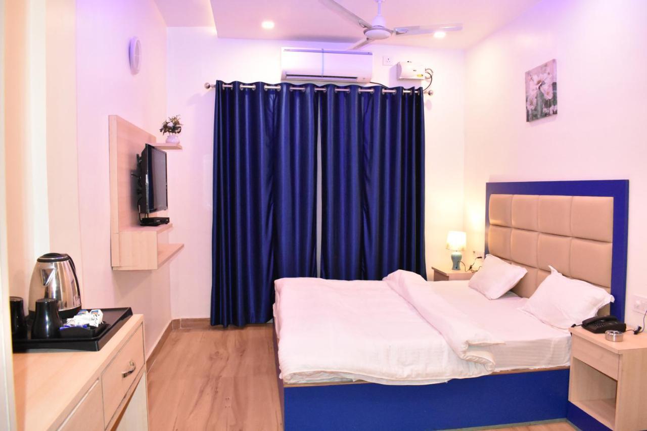 Hotel Shagun Residency Матура Екстериор снимка