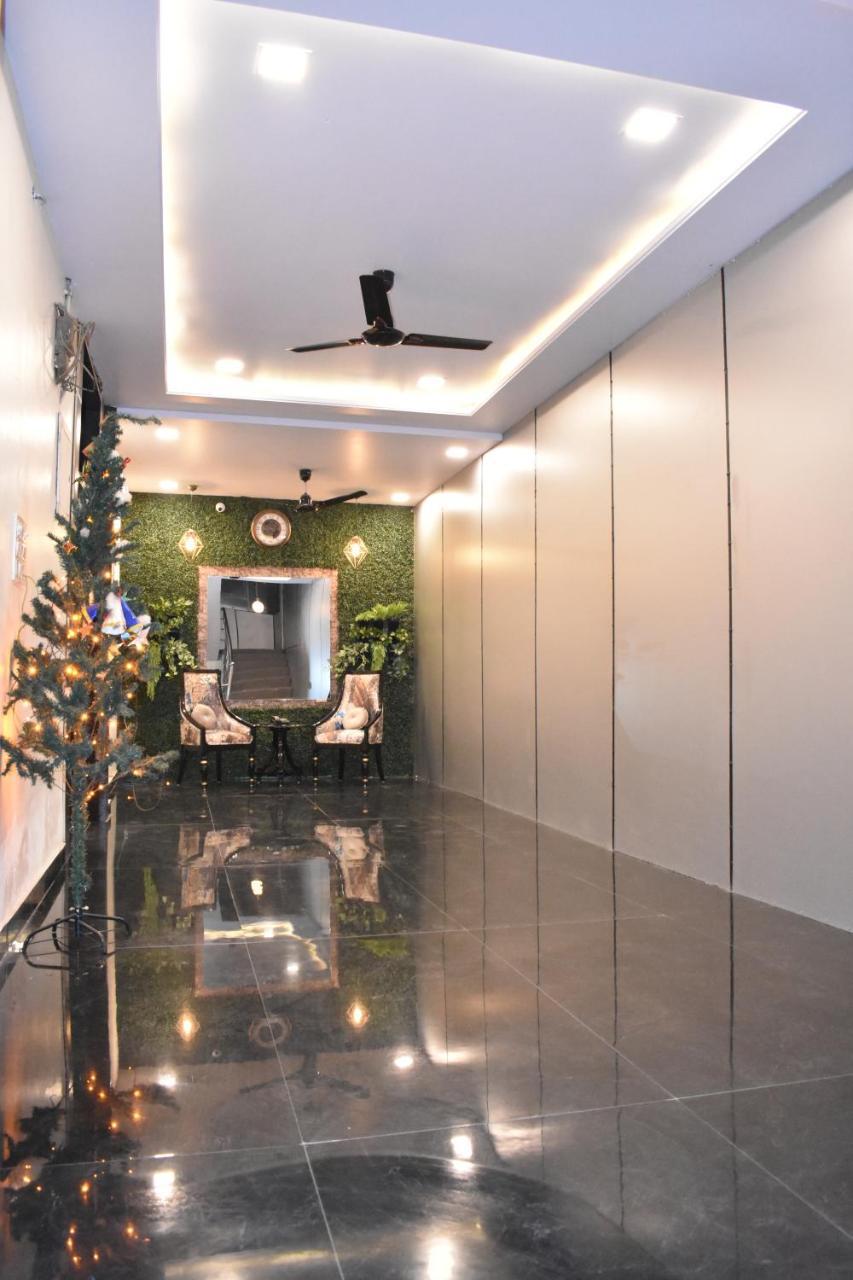 Hotel Shagun Residency Матура Екстериор снимка