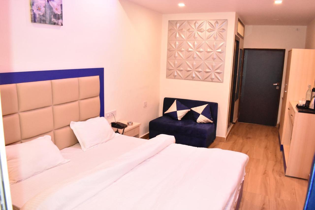 Hotel Shagun Residency Матура Екстериор снимка