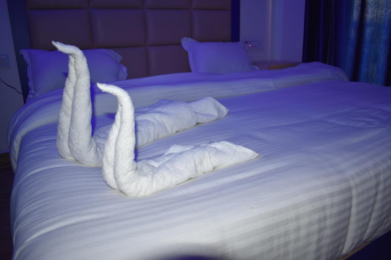 Hotel Shagun Residency Матура Екстериор снимка